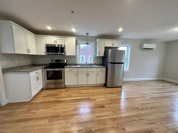 415 Danforth St APT 1