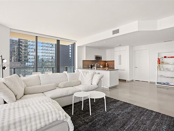2nd image of 68 SE 6th St #2701
