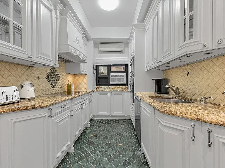 50 E 72nd St #7B — Photo 5