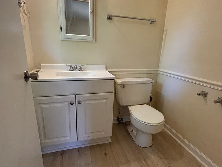 1084 Maryland Ave — Photo 10
