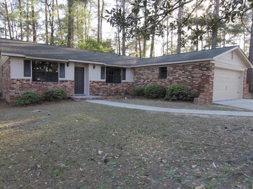 1st image of 145 Greenwood Dr