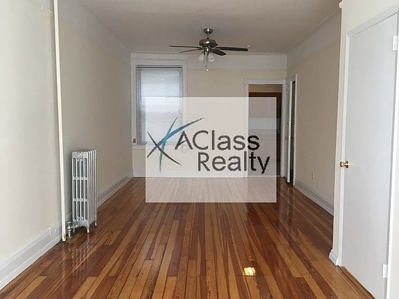 4th image of 3515 Broadway Ste 1