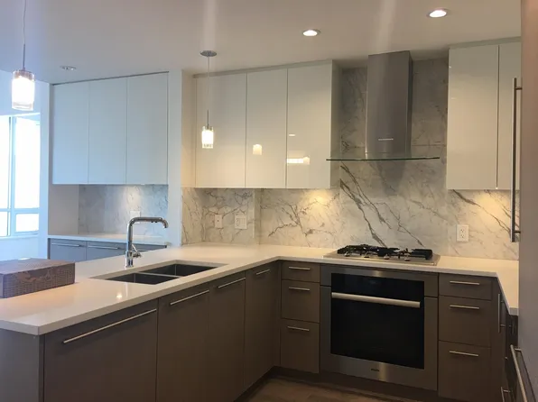 655 W 41st Ave #307, Vancouver, BC V5Z 2N1