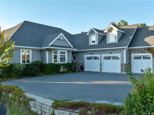 1121 Kennebecasis Dr, Saint John, NB E2K 5A7
