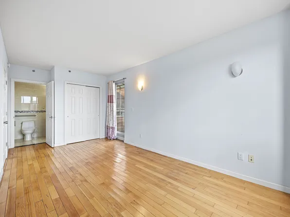 136-21 Latimer Place image 12 of 19