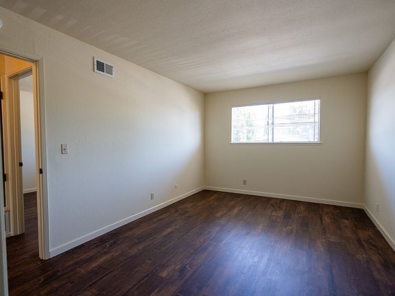 4th image of 1576 Ontario Dr #16