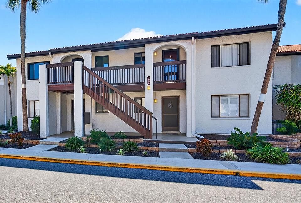 1st image of 1632 Stickney Point Rd APT 201