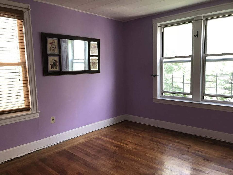 1st image of 3055 33rd St APT 2R