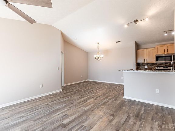3rd image of 720 Carrington Pl
