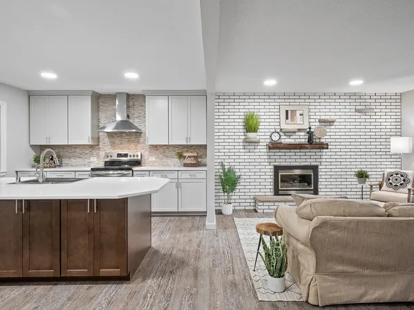 248 Pinewood Dr, Apple Valley, MN 55124