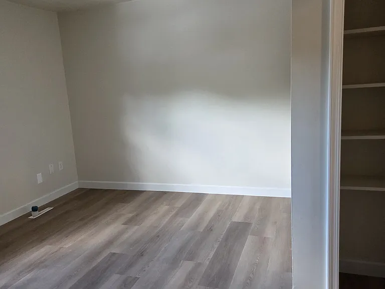 46857 Rogers Dr — Photo 2