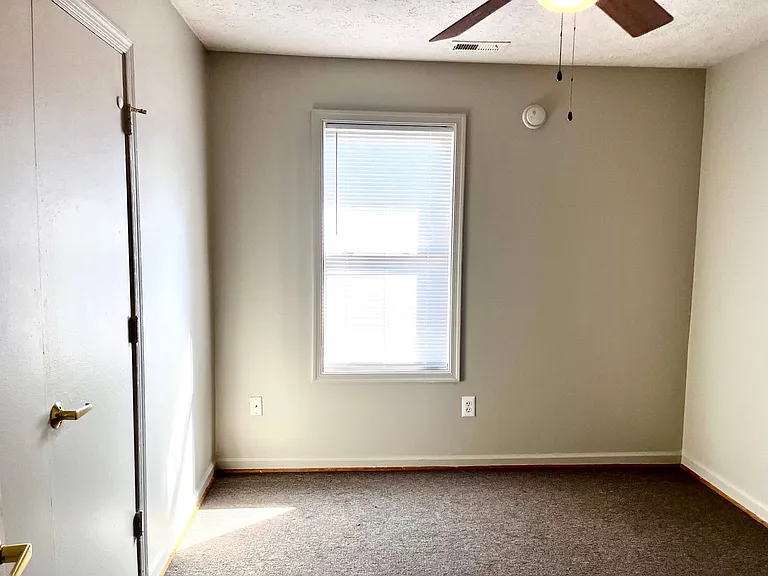 2213 Hanover St — Photo 15
