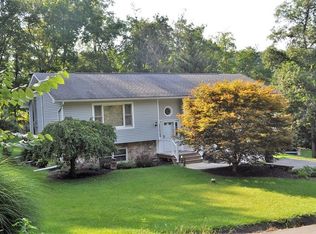 3 Forest Ln, Salisbury Mills, NY 12577