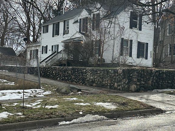 2nd image of 1229 W North St #2