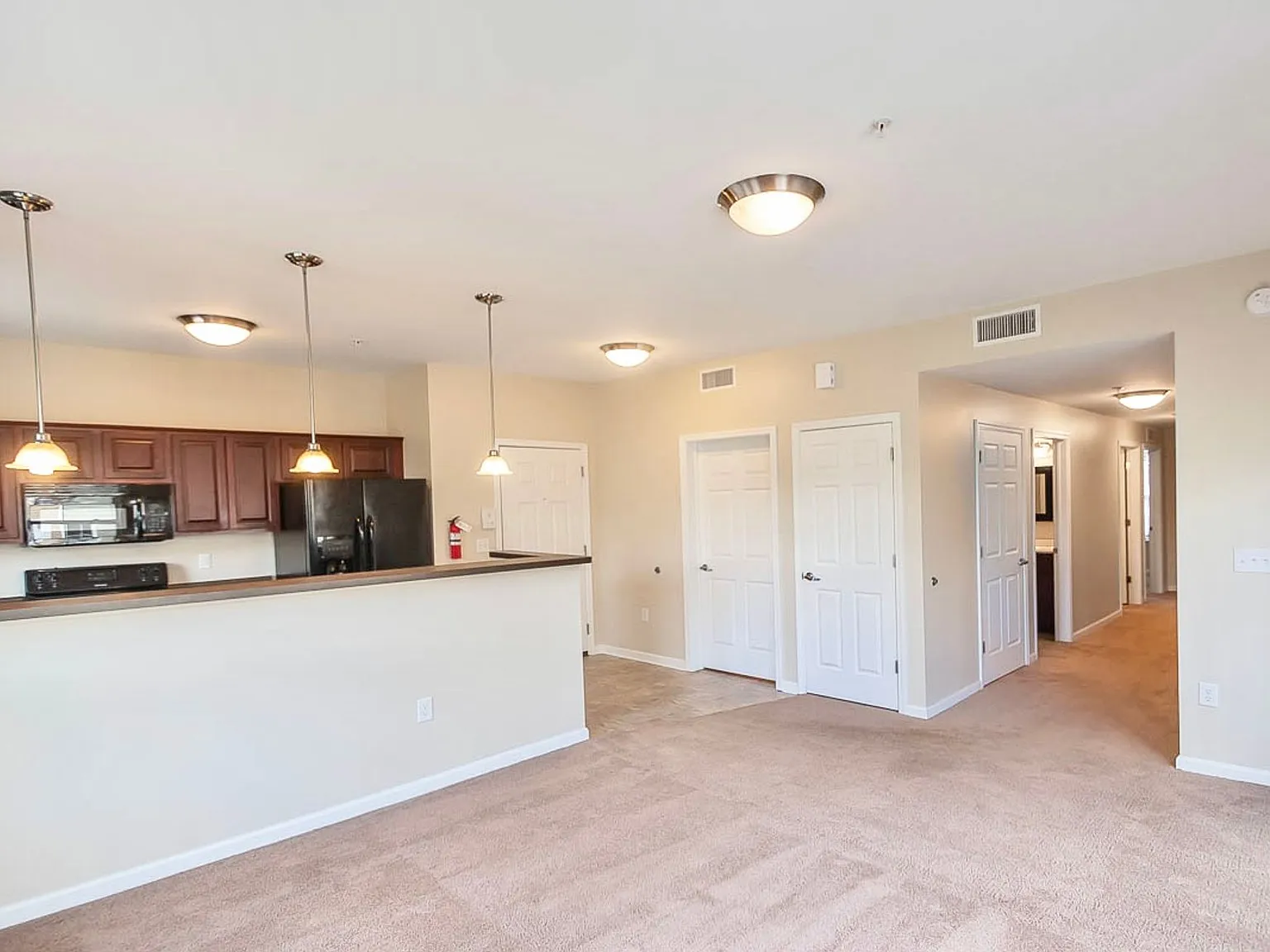 East Bay II Apartments — Photo 3
