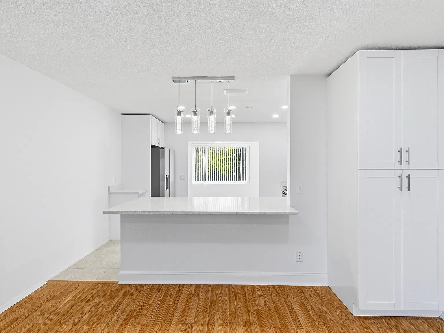 2 bed, 1400 sqft, $1,699 — Photo 4