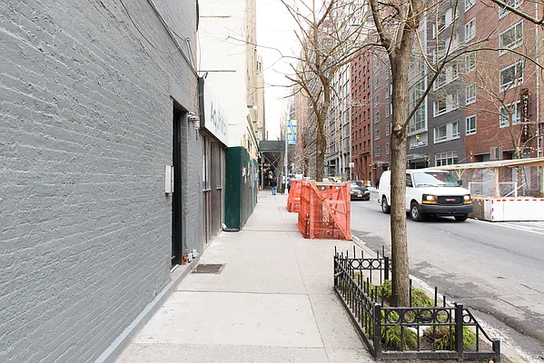 Rented by Urban Furnished LLC | media 25