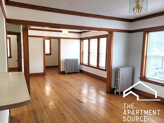 3rd image of 5041 W Dickens Ave #1W