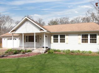 46 Sherwood Rd, Hampton Bays, NY
