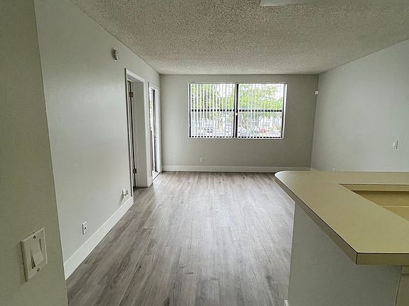 3rd image of 718 Executive Center Dr APT 21