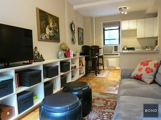 Rented by Bond New York | media 19