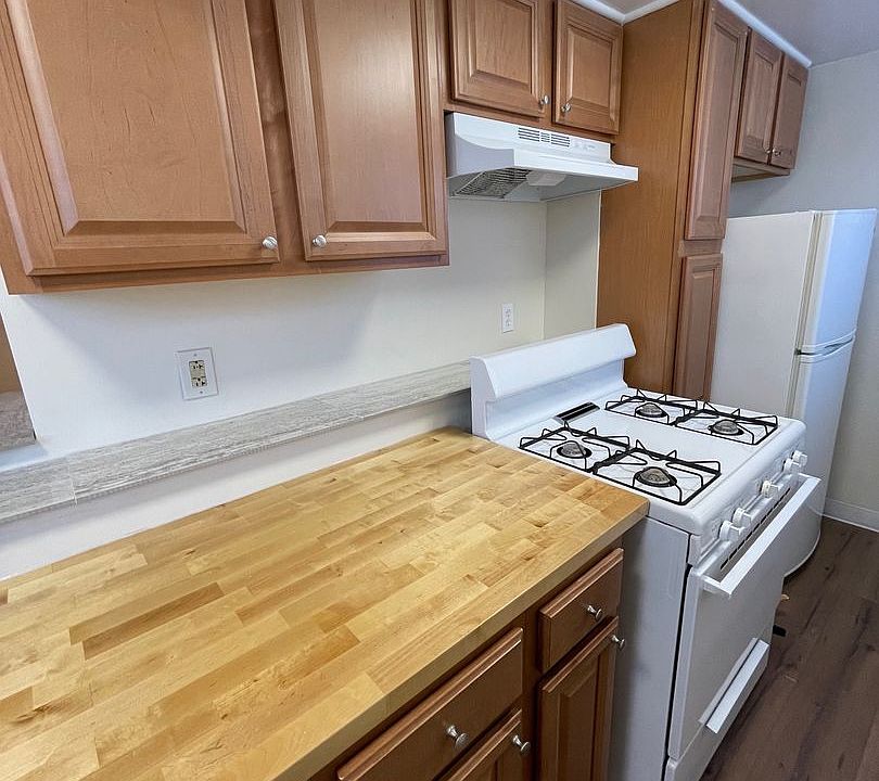 1st image of 17 Liberty St