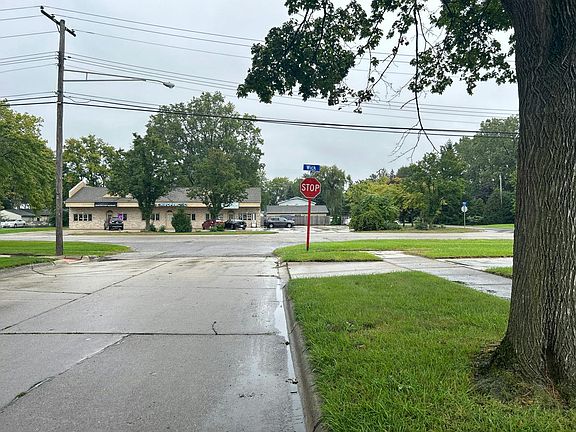 5th image of 9203 Hanley St