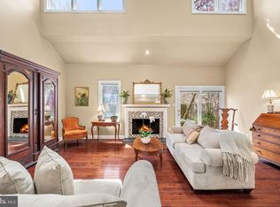 13 Greythorne Woods Cir, Wayne, PA 19087