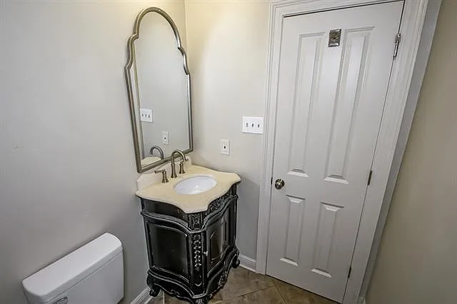 2725 Varnado St — Photo 21
