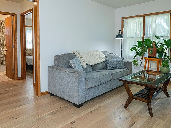 4th image of 1409 S Park Ave