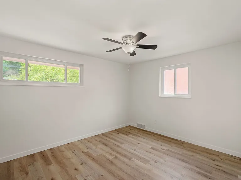 414 Elwood Dr — Photo 13