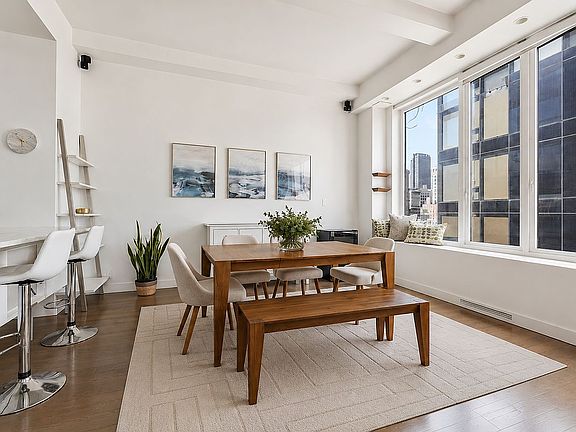 3rd image of 21 E 22nd St APT 10F