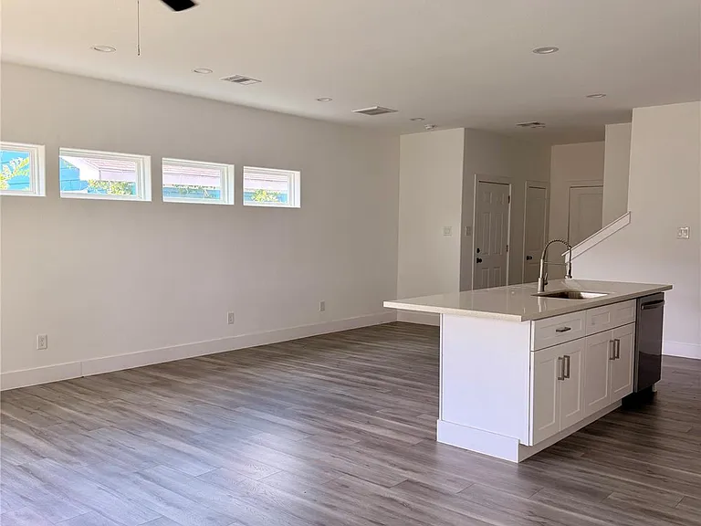 4436 Aledo St — Photo 5