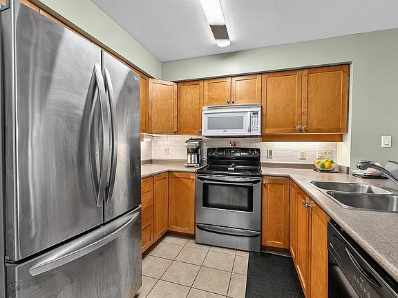4th image of 38 7th Ave #308