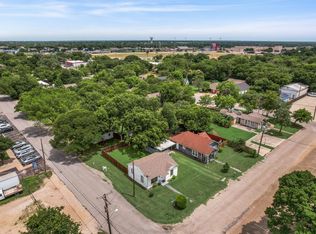 203 Wilson St, Cedar Hill, TX 75104