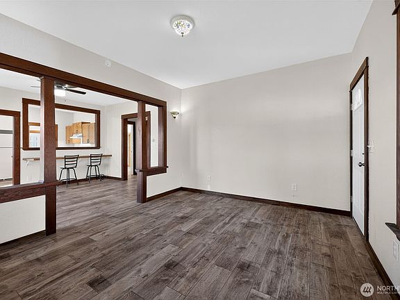 4th image of 704 Lincoln Street
