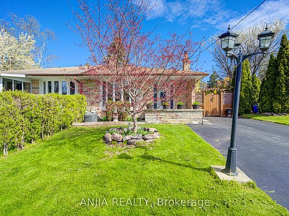 2nd image of 24 Friar Tuck Rd