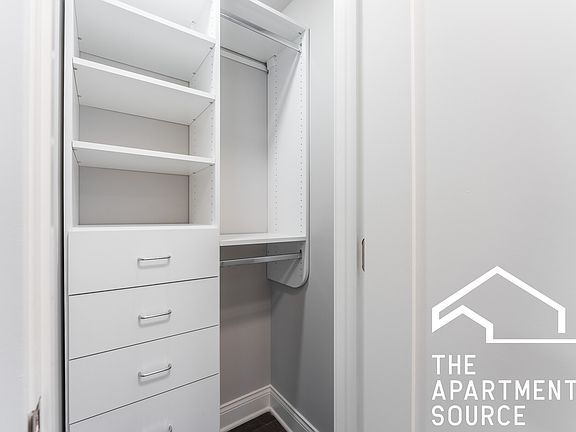 4th image of 640 W Wrightwood Ave APT 311