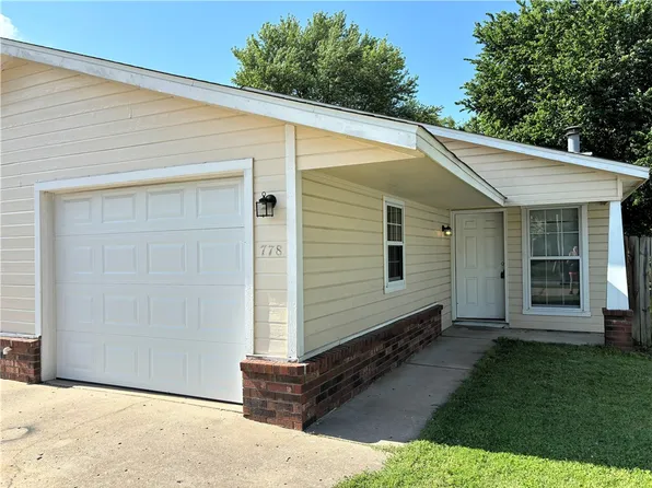 778 W Poplar St, Fayetteville, AR 72703