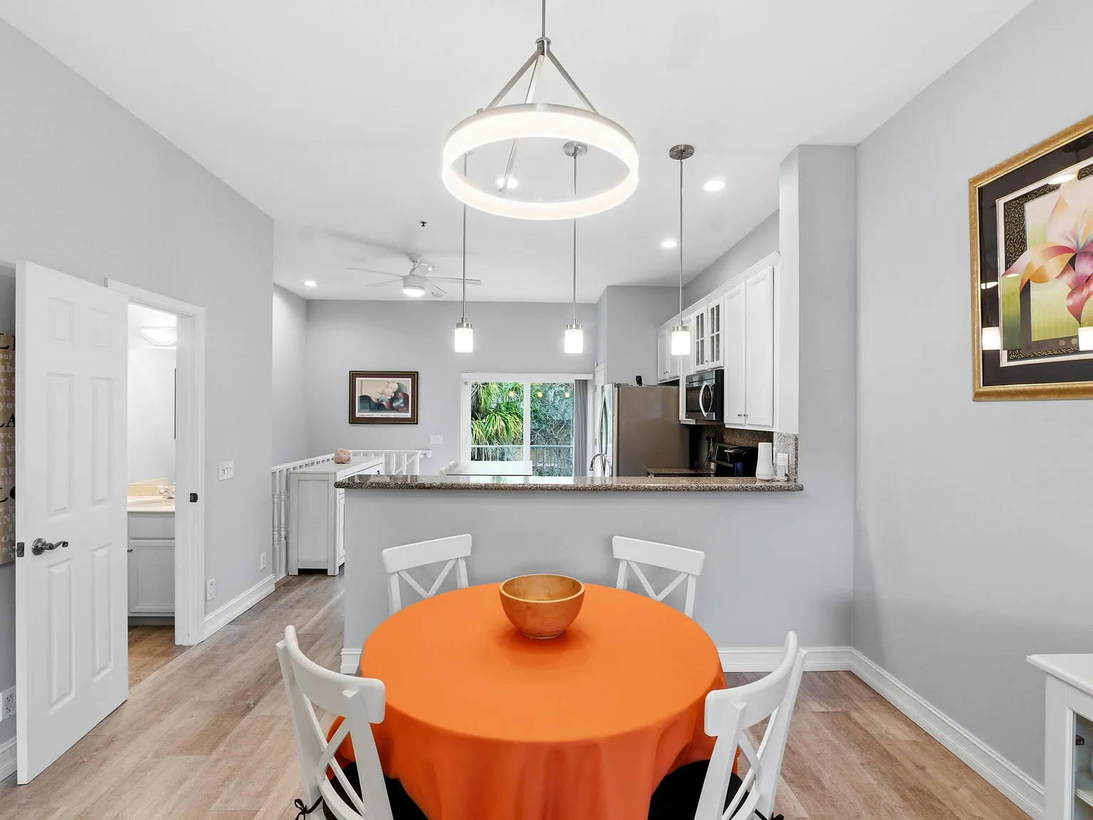 3 bed, 3.5 bath, 1728 sqft, $3,500 — Photo 2