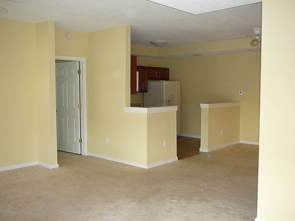 4th image of 576 7th Sq APT 102