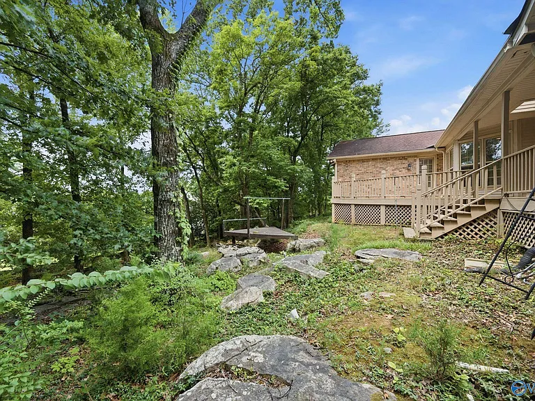 815 Baylor Dr SE — Photo 38