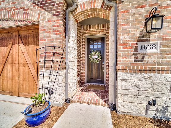 4th image of 1638 Snowdrop Dr