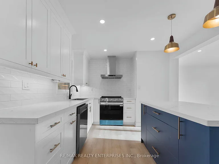 60 Wakelin Ter — Photo 12