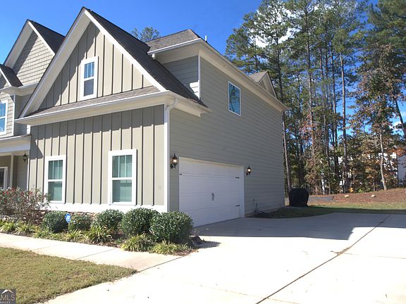 3rd image of 468 Bryson Lake Cir