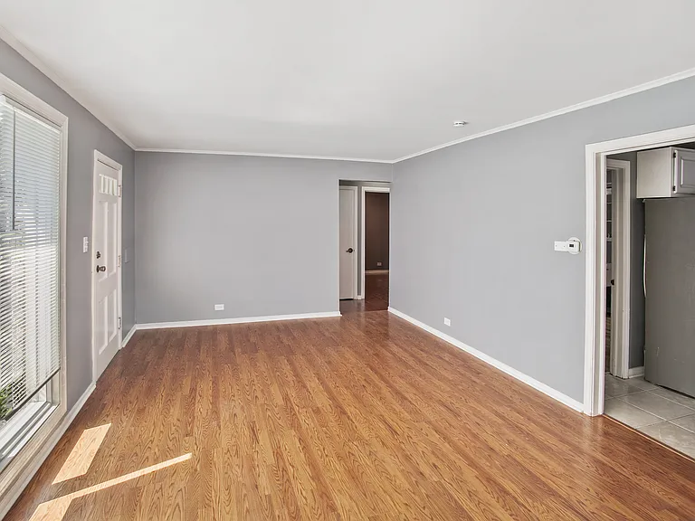 17561 Hillside Ave — Photo 6