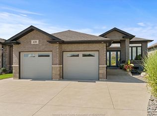 120 Golfview Dr, Kingsville, ON N9Y4E2