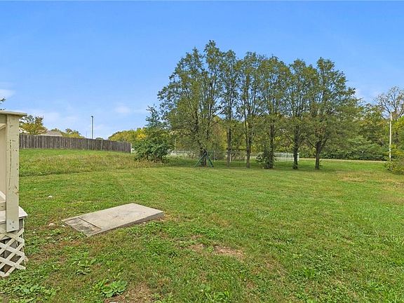 3rd image of 8124 E 100th Terrace Ct