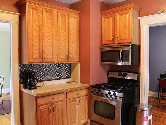 5th image of 1940 Hart St #1