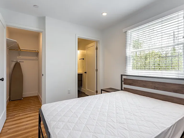 1327 W 24th St #3 — Photo 21